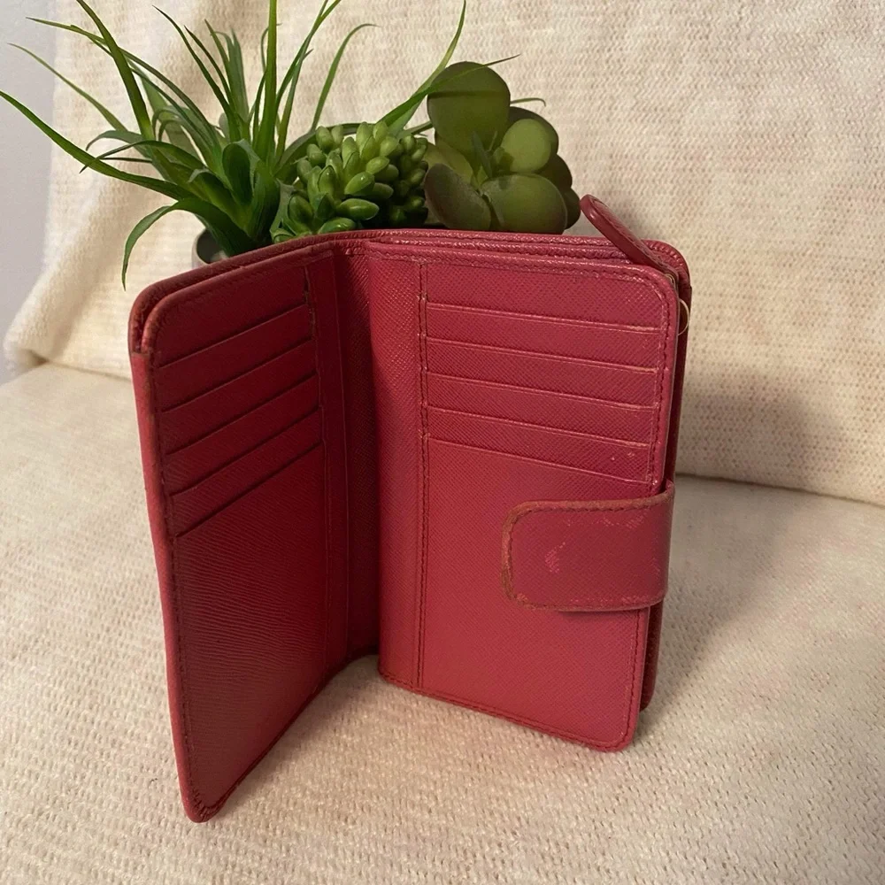 GUC Prada Saffiano Wallet - Picture 3 of 6